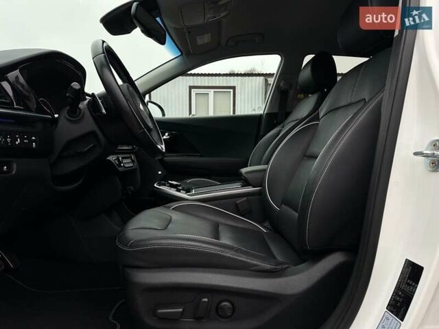 Белый Киа Niro, объемом двигателя 0 л и пробегом 38 тыс. км за 24700 $, фото 39 на Automoto.ua