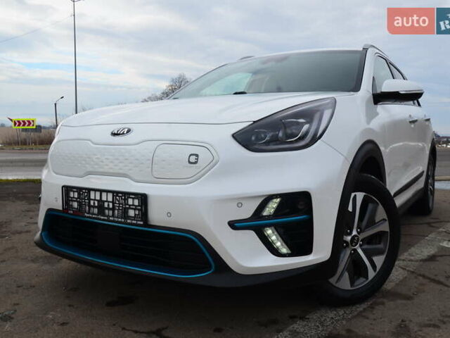 Белый Киа Niro, объемом двигателя 0 л и пробегом 73 тыс. км за 19548 $, фото 2 на Automoto.ua