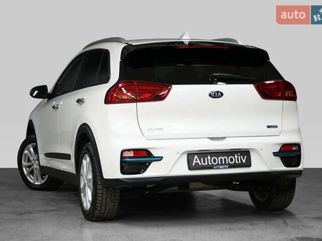 Киа Niro 2021 в Киеве на Automoto.ua Белый Киа Niro, объемом двигателя 0 л и пробегом 52 тыс. км за 18200 $, фото 5 на Automoto.ua