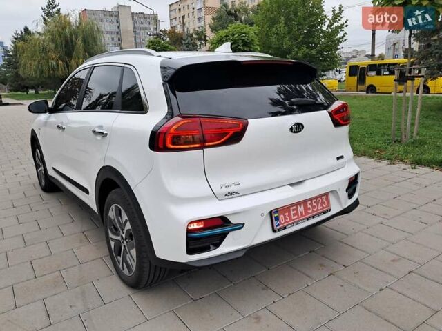 Білий Кіа Niro, об'ємом двигуна 0 л та пробігом 60 тис. км за 22900 $, фото 45 на Automoto.ua