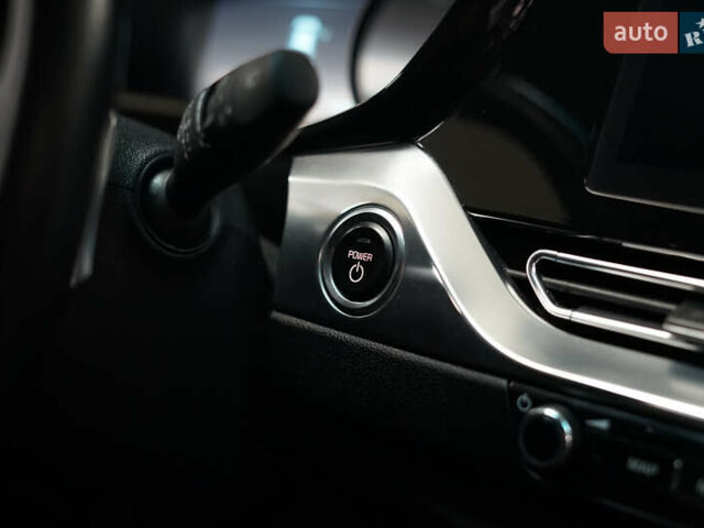 Киа Niro 2021 в Киеве на Automoto.ua Белый Киа Niro, объемом двигателя 0 л и пробегом 52 тыс. км за 18200 $, фото 24 на Automoto.ua