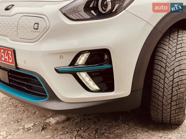 Белый Киа Niro, объемом двигателя 0 л и пробегом 164 тыс. км за 17750 $, фото 8 на Automoto.ua