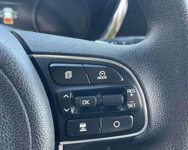 Белый Киа Niro, объемом двигателя 0 л и пробегом 96 тыс. км за 16800 $, фото 51 на Automoto.ua