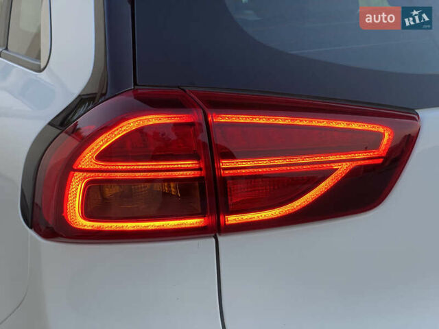 Білий Кіа Niro, об'ємом двигуна 0 л та пробігом 68 тис. км за 20750 $, фото 23 на Automoto.ua