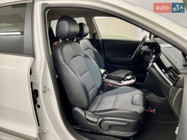 Белый Киа Niro, объемом двигателя 0 л и пробегом 164 тыс. км за 17750 $, фото 66 на Automoto.ua