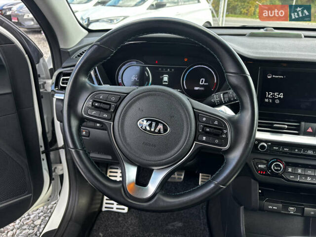Белый Киа Niro, объемом двигателя 0 л и пробегом 53 тыс. км за 19999 $, фото 19 на Automoto.ua