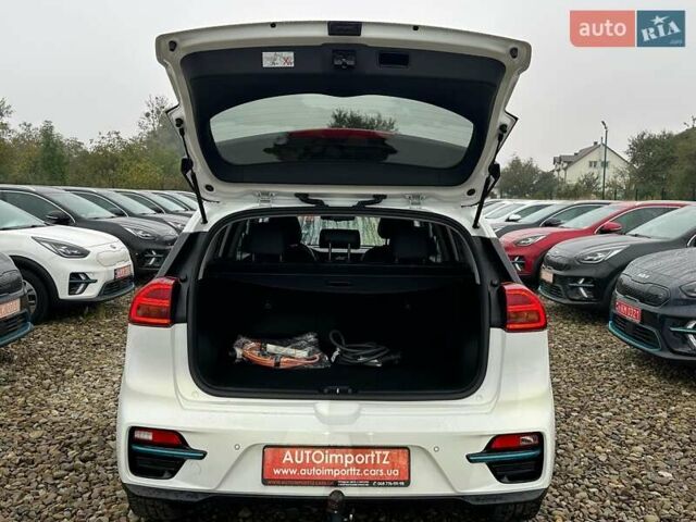 Белый Киа Niro, объемом двигателя 0 л и пробегом 56 тыс. км за 23400 $, фото 69 на Automoto.ua