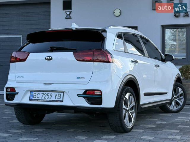 Белый Киа Niro, объемом двигателя 0 л и пробегом 80 тыс. км за 17800 $, фото 28 на Automoto.ua