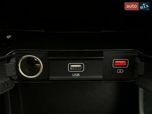 Білий Кіа Niro, об'ємом двигуна 0 л та пробігом 35 тис. км за 24400 $, фото 75 на Automoto.ua