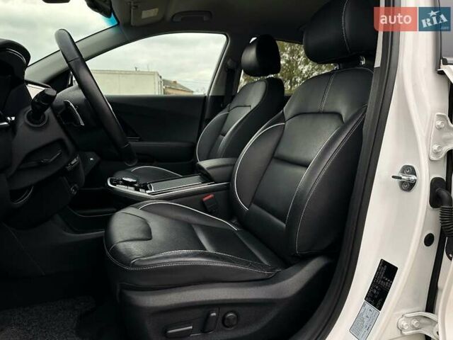 Белый Киа Niro, объемом двигателя 0 л и пробегом 62 тыс. км за 23500 $, фото 40 на Automoto.ua