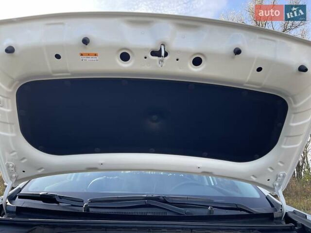 Белый Киа Niro, объемом двигателя 0 л и пробегом 96 тыс. км за 16800 $, фото 28 на Automoto.ua