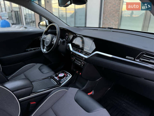 Белый Киа Niro, объемом двигателя 0 л и пробегом 113 тыс. км за 17800 $, фото 49 на Automoto.ua