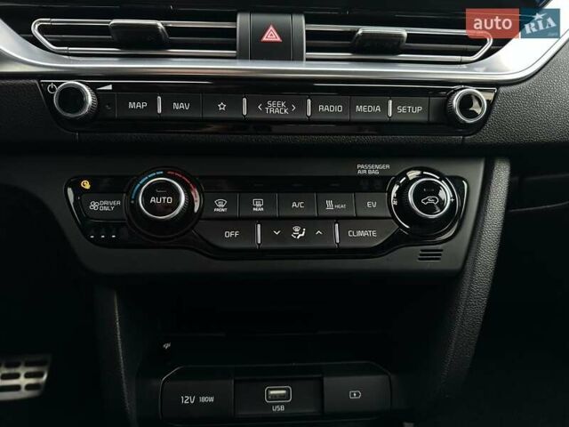 Білий Кіа Niro, об'ємом двигуна 0 л та пробігом 35 тис. км за 24400 $, фото 73 на Automoto.ua