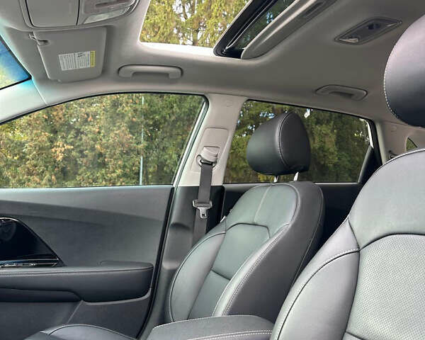 Белый Киа Niro, объемом двигателя 1.6 л и пробегом 40 тыс. км за 25150 $, фото 28 на Automoto.ua