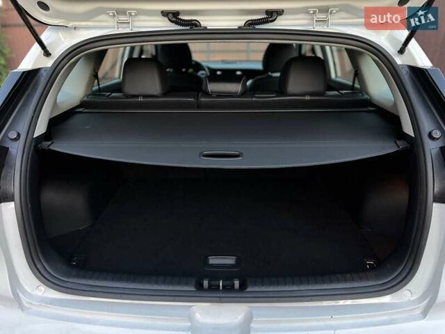 Белый Киа Niro, объемом двигателя 0 л и пробегом 112 тыс. км за 17600 $, фото 23 на Automoto.ua