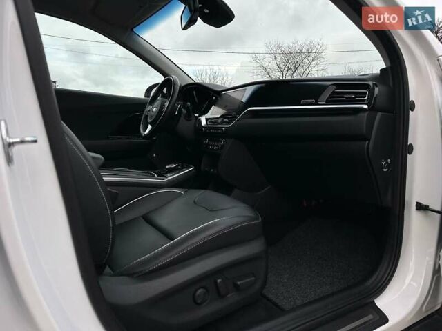 Білий Кіа Niro, об'ємом двигуна 0 л та пробігом 35 тис. км за 24400 $, фото 98 на Automoto.ua