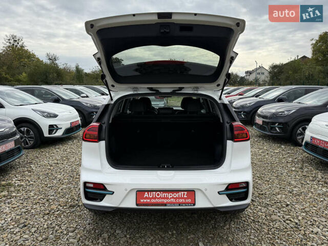 Белый Киа Niro, объемом двигателя 0 л и пробегом 54 тыс. км за 24700 $, фото 97 на Automoto.ua