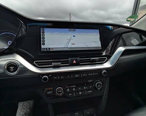 Білий Кіа Niro, об'ємом двигуна 0 л та пробігом 50 тис. км за 17300 $, фото 28 на Automoto.ua