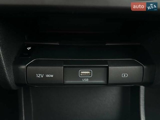 Белый Киа Niro, объемом двигателя 0 л и пробегом 56 тыс. км за 23400 $, фото 55 на Automoto.ua