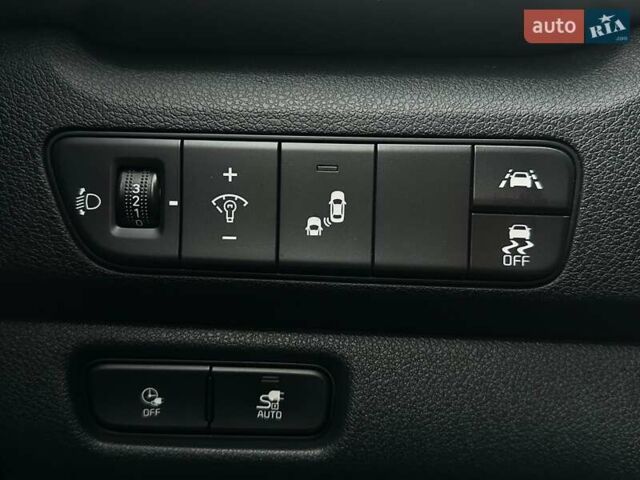 Белый Киа Niro, объемом двигателя 0 л и пробегом 56 тыс. км за 23400 $, фото 33 на Automoto.ua