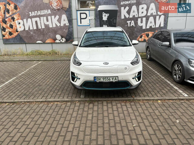 Білий Кіа Niro, об'ємом двигуна 0 л та пробігом 52 тис. км за 20500 $, фото 46 на Automoto.ua