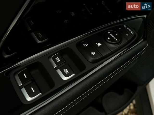 Білий Кіа Niro, об'ємом двигуна 0 л та пробігом 35 тис. км за 24400 $, фото 5 на Automoto.ua