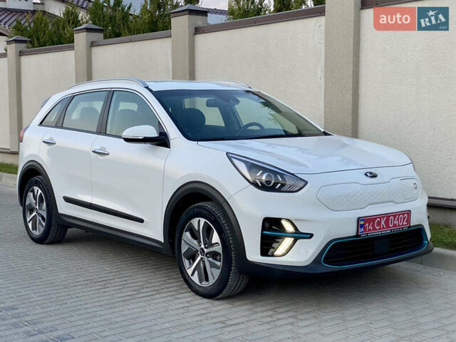 Білий Кіа Niro, об'ємом двигуна 0 л та пробігом 68 тис. км за 20750 $, фото 20 на Automoto.ua
