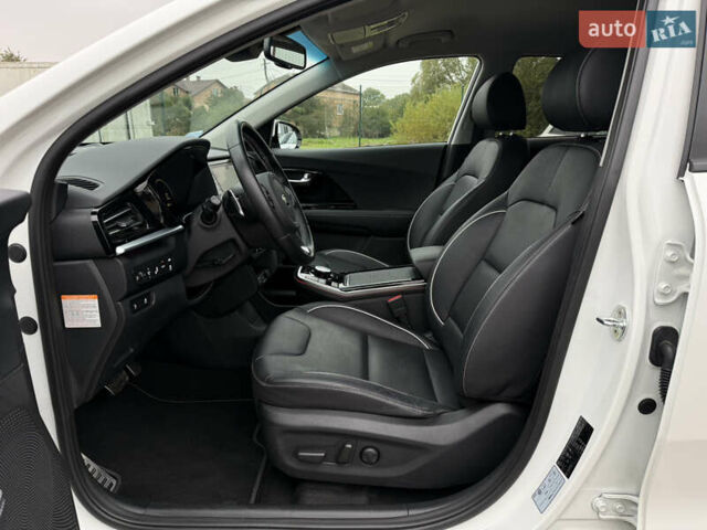 Белый Киа Niro, объемом двигателя 0 л и пробегом 54 тыс. км за 24700 $, фото 40 на Automoto.ua
