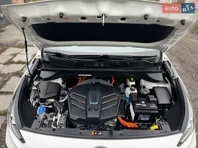 Белый Киа Niro, объемом двигателя 0 л и пробегом 160 тыс. км за 19400 $, фото 62 на Automoto.ua
