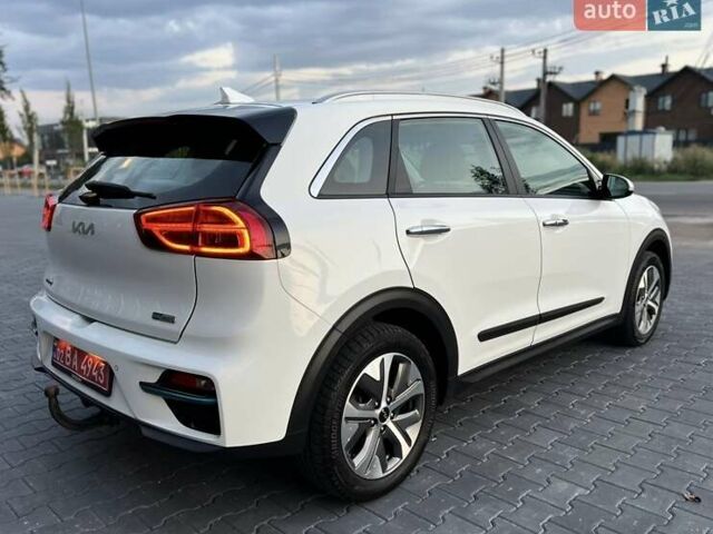 Білий Кіа Niro, об'ємом двигуна 0 л та пробігом 114 тис. км за 18880 $, фото 12 на Automoto.ua