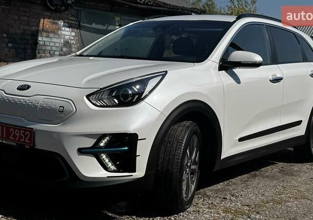 Белый Киа Niro, объемом двигателя 0 л и пробегом 140 тыс. км за 17800 $, фото 21 на Automoto.ua