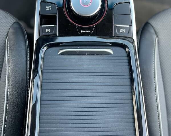 Белый Киа Niro, объемом двигателя 0 л и пробегом 96 тыс. км за 16800 $, фото 53 на Automoto.ua