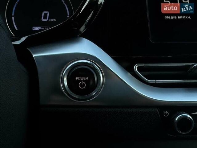 Білий Кіа Niro, об'ємом двигуна 0 л та пробігом 59 тис. км за 23800 $, фото 41 на Automoto.ua