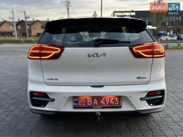 Білий Кіа Niro, об'ємом двигуна 0 л та пробігом 114 тис. км за 18880 $, фото 10 на Automoto.ua