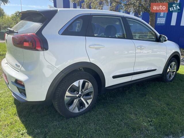 Белый Киа Niro, объемом двигателя 0 л и пробегом 95 тыс. км за 16500 $, фото 32 на Automoto.ua