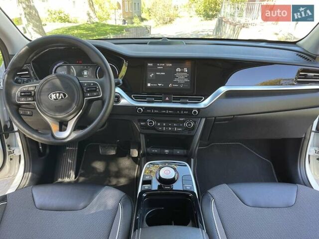 Белый Киа Niro, объемом двигателя 0 л и пробегом 95 тыс. км за 16500 $, фото 47 на Automoto.ua