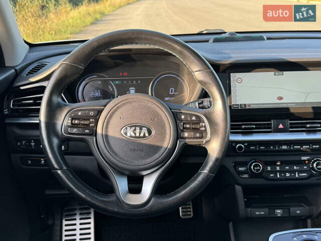 Білий Кіа Niro, об'ємом двигуна 0 л та пробігом 107 тис. км за 20900 $, фото 52 на Automoto.ua