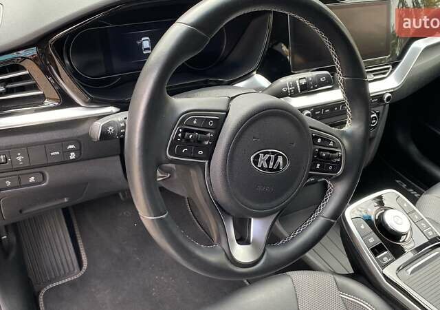 Белый Киа Niro, объемом двигателя 0 л и пробегом 63 тыс. км за 22500 $, фото 23 на Automoto.ua