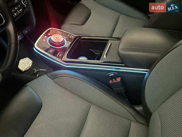 Белый Киа Niro, объемом двигателя 0 л и пробегом 122 тыс. км за 17999 $, фото 61 на Automoto.ua