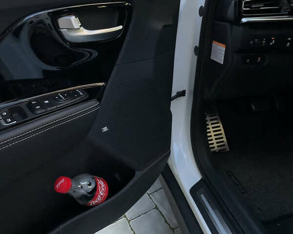 Білий Кіа Niro, об'ємом двигуна 0 л та пробігом 155 тис. км за 18300 $, фото 13 на Automoto.ua