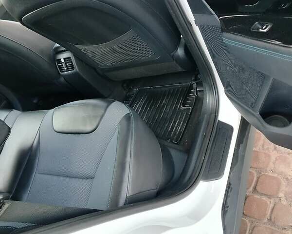 Белый Киа Niro, объемом двигателя 0 л и пробегом 74 тыс. км за 19700 $, фото 28 на Automoto.ua