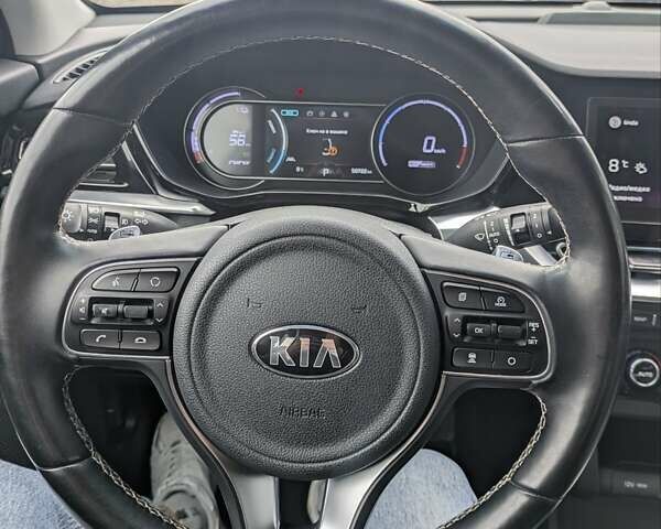 Білий Кіа Niro, об'ємом двигуна 0 л та пробігом 50 тис. км за 17300 $, фото 12 на Automoto.ua