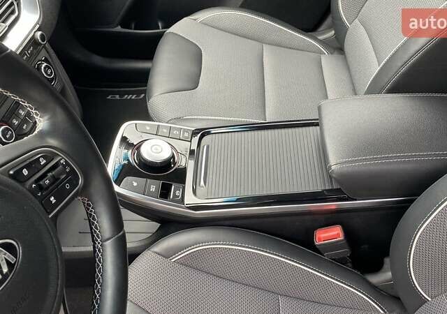 Белый Киа Niro, объемом двигателя 0 л и пробегом 63 тыс. км за 22500 $, фото 22 на Automoto.ua