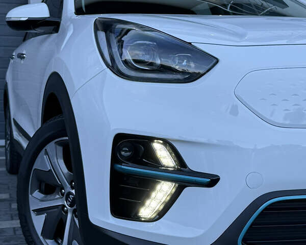 Белый Киа Niro, объемом двигателя 0 л и пробегом 80 тыс. км за 17800 $, фото 12 на Automoto.ua