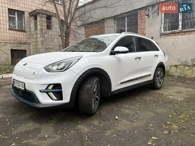 Білий Кіа Niro, об'ємом двигуна 0 л та пробігом 52 тис. км за 20500 $, фото 18 на Automoto.ua