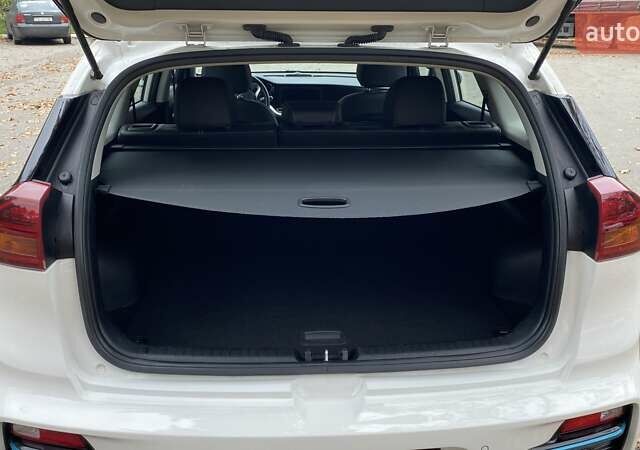 Белый Киа Niro, объемом двигателя 0 л и пробегом 63 тыс. км за 22500 $, фото 36 на Automoto.ua