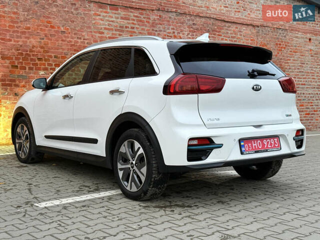 Білий Кіа Niro, об'ємом двигуна 0 л та пробігом 118 тис. км за 20500 $, фото 29 на Automoto.ua