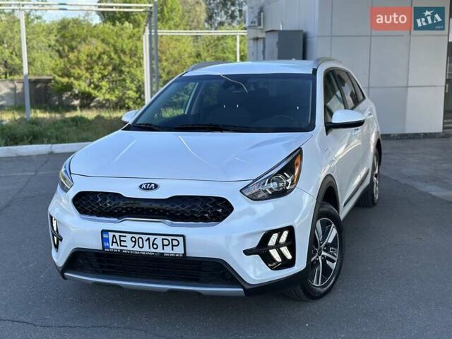 Белый Киа Niro, объемом двигателя 1.58 л и пробегом 18 тыс. км за 25900 $, фото 1 на Automoto.ua