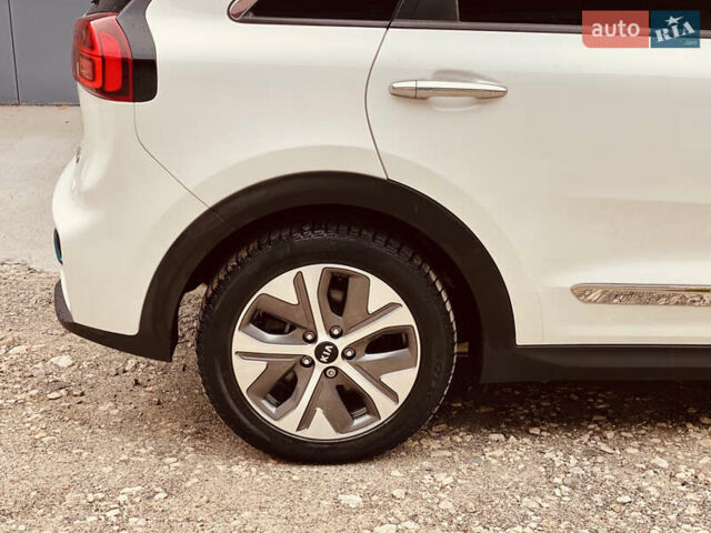 Белый Киа Niro, объемом двигателя 0 л и пробегом 164 тыс. км за 17750 $, фото 36 на Automoto.ua