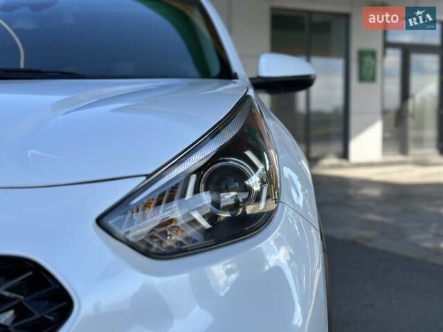 Белый Киа Niro, объемом двигателя 1.58 л и пробегом 18 тыс. км за 25900 $, фото 6 на Automoto.ua